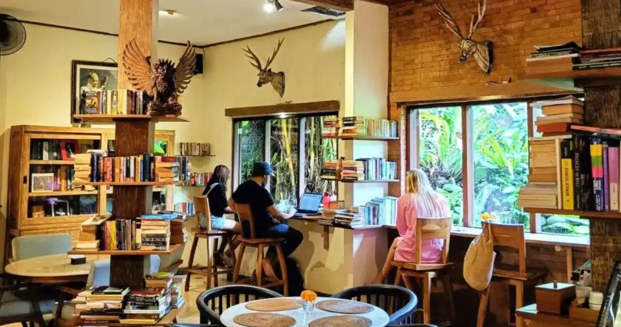 Ary's Book Cafe Ubud