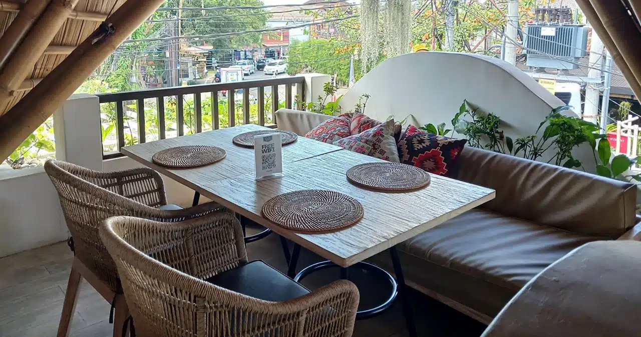 Friends Cafe & Bistro