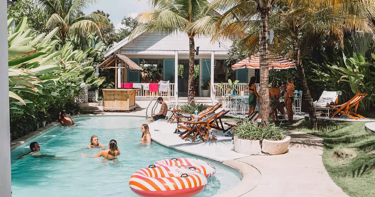 Panama Kitchen & Pool
